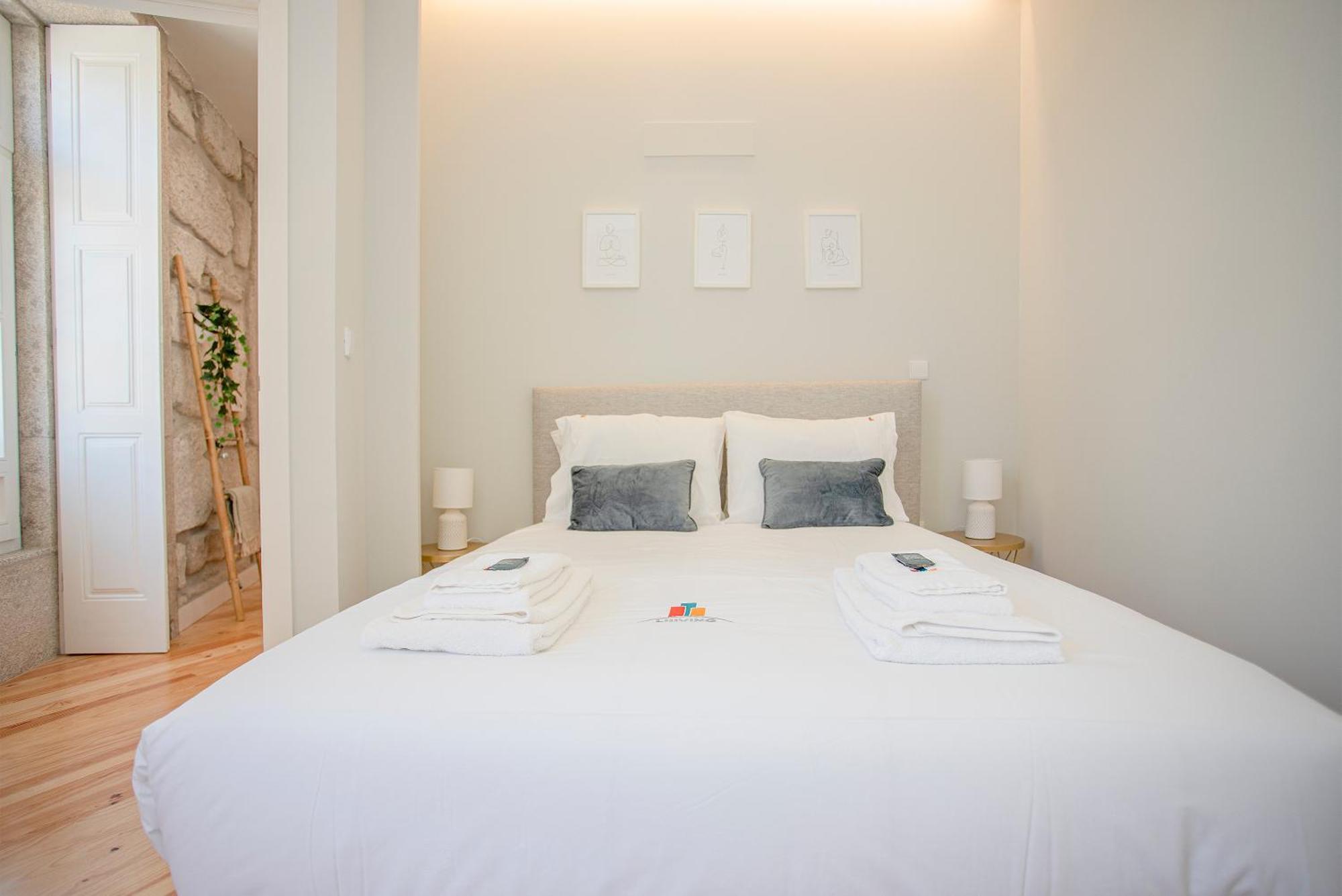 Liiiving In Porto - Aliados Stone Apartment Екстер'єр фото