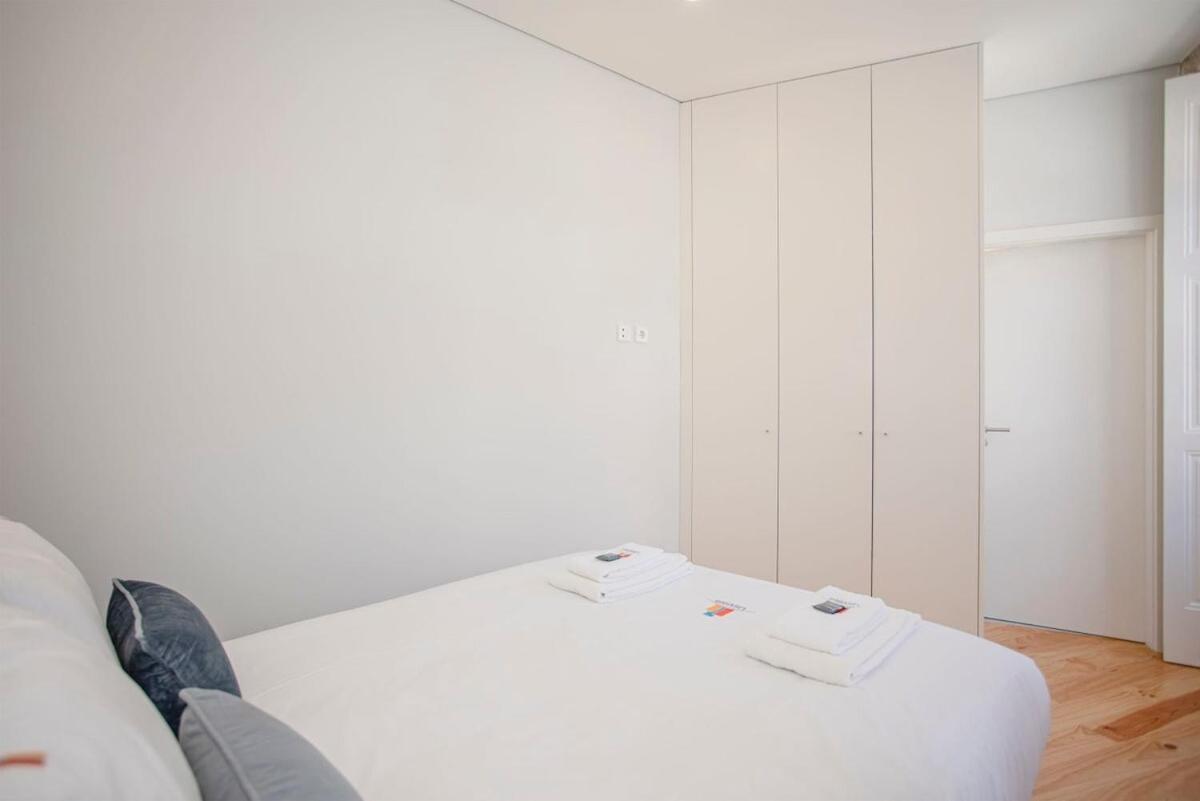 Liiiving In Porto - Aliados Stone Apartment Екстер'єр фото